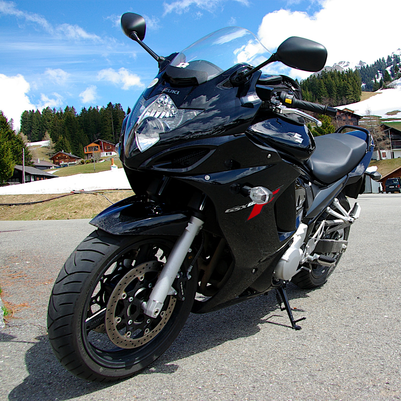 BEST DESKTOP WALLPAPERS FREE: SUZUKI GSX 650F