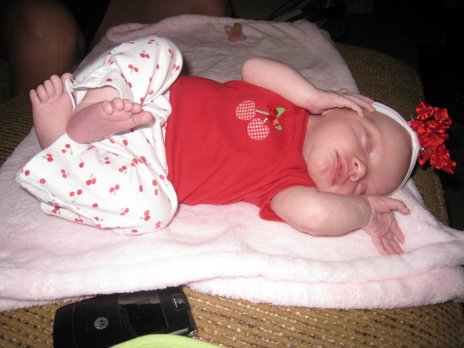 [EL+asleep+on+playdate+1+month.JPG]