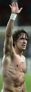 male celebs shaved • male celebs hairy • male celebs' bulges: Carles Puyol