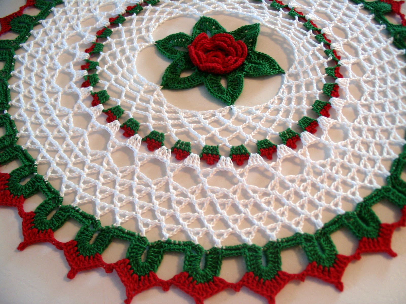 linda-crochets-a-christmas-doily