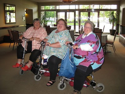 http://4.bp.blogspot.com/_T9qRRconOdI/THs1_Q9HdPI/AAAAAAAABMo/CzBNYGN_Rcc/s640/triumverate.jpg