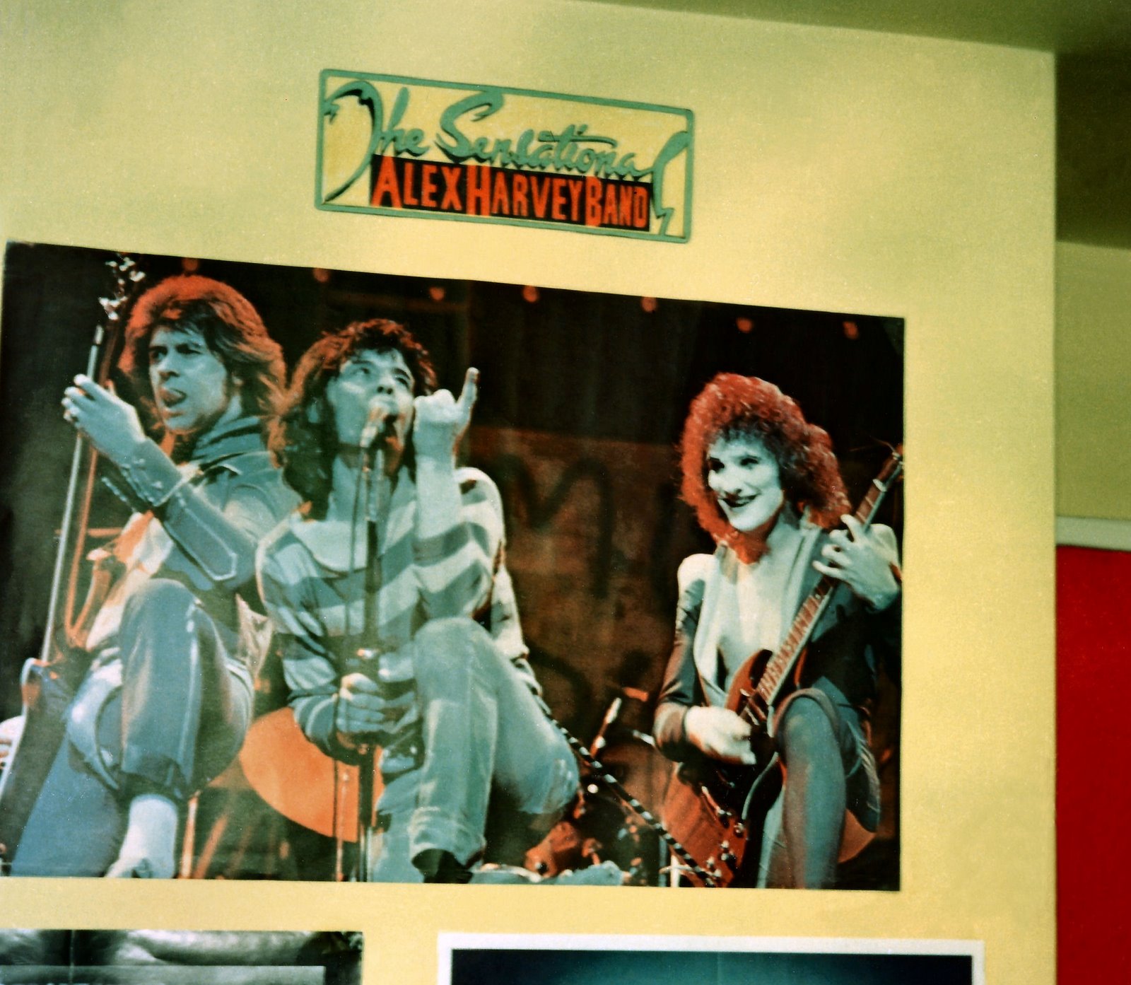 [SAHB+in+room+1975.jpg]