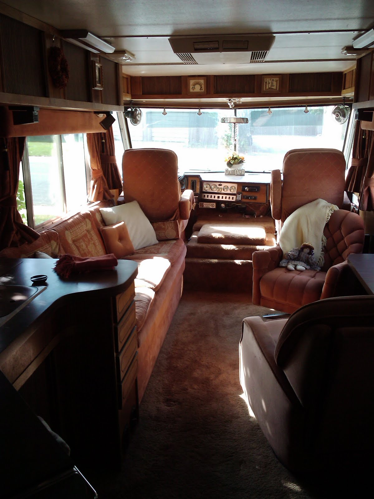Foretravel Motorhome 1978: Interior Photos of our 1978 Foretravel ...