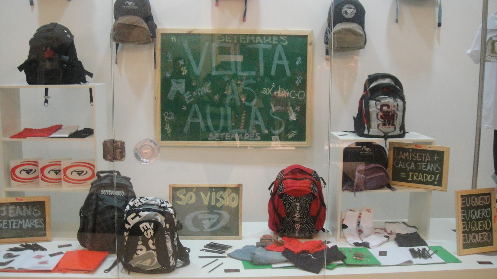 A PRÓXIMA COLEÇÃO Vitrine especial volta às aulas...