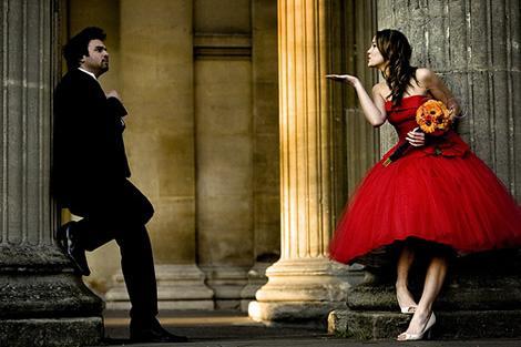 [red+dress+with+flowers.jpg]