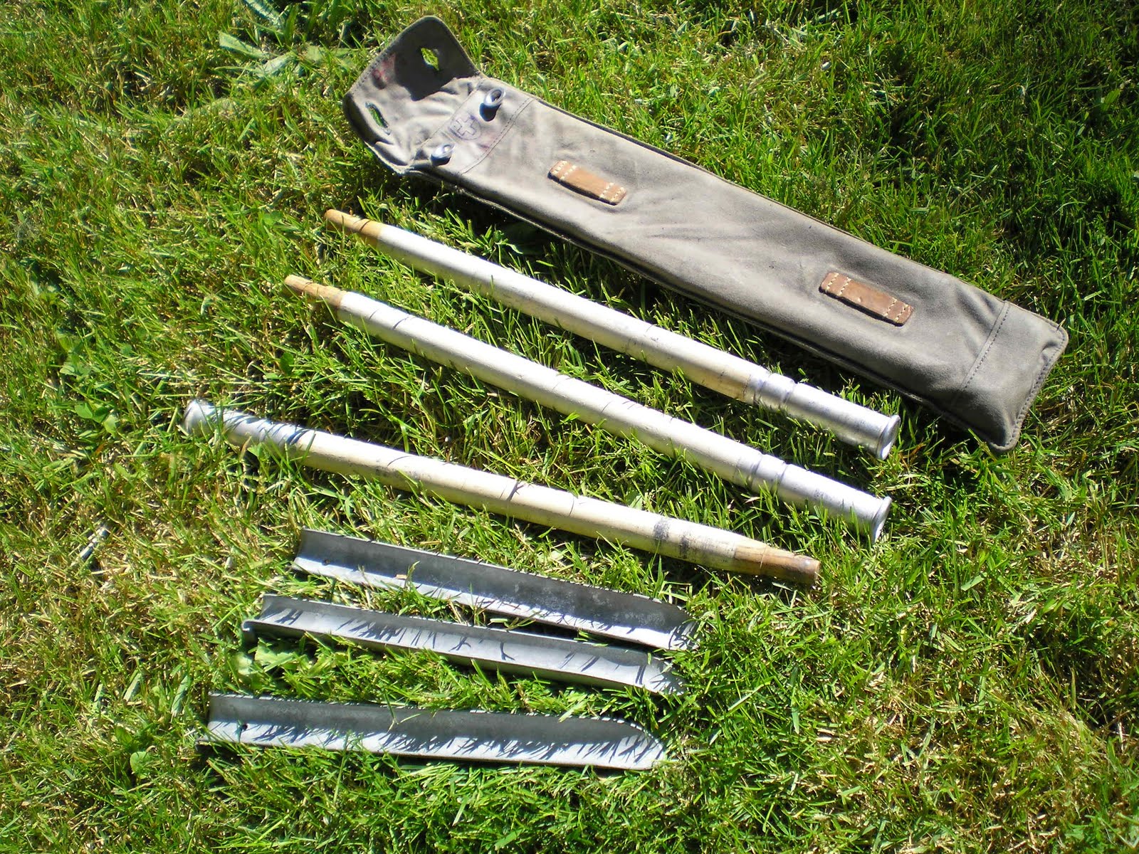 Four Bees WW2 Swiss Zeltbahn Pole Sets