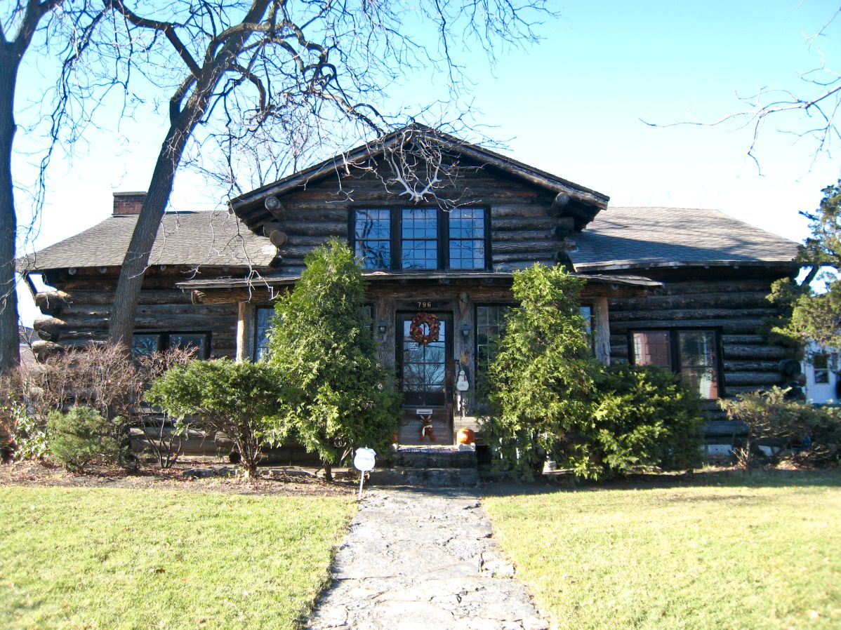 Revitalize Des Plaines! Peter Hoffman's Log Cabin, 796 Center Street