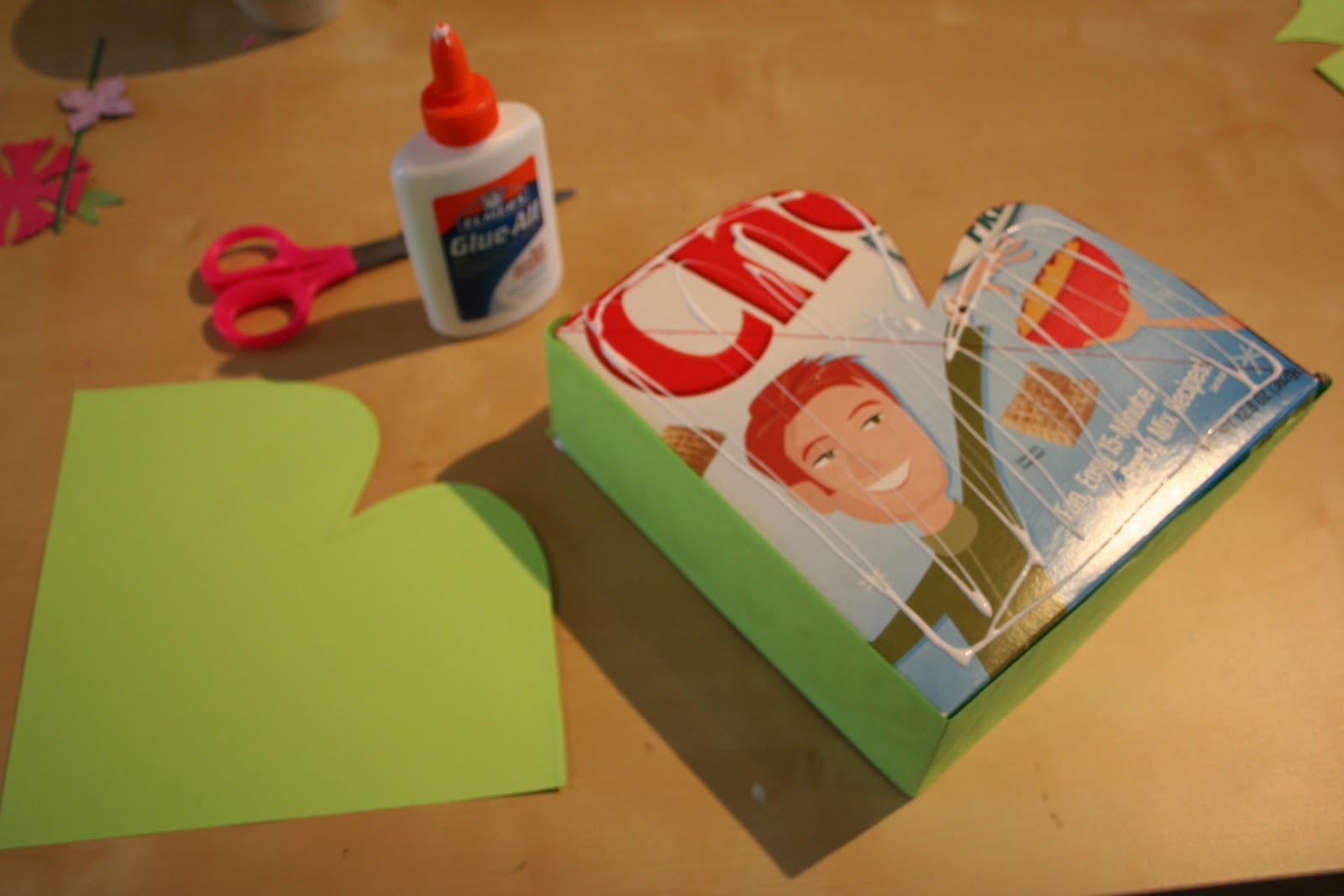 Pink and Green Mama: * Re-Cycled Cereal Box Heart-Shaped Valentine Card