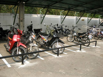 parking motorcycle 2010 area