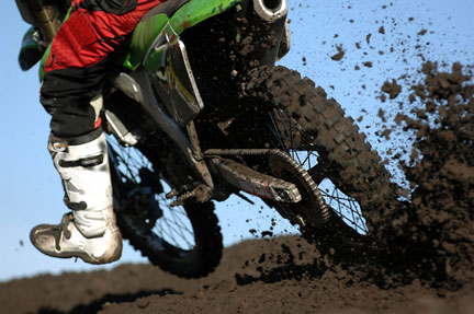 [off-roading-mud-432.jpg]