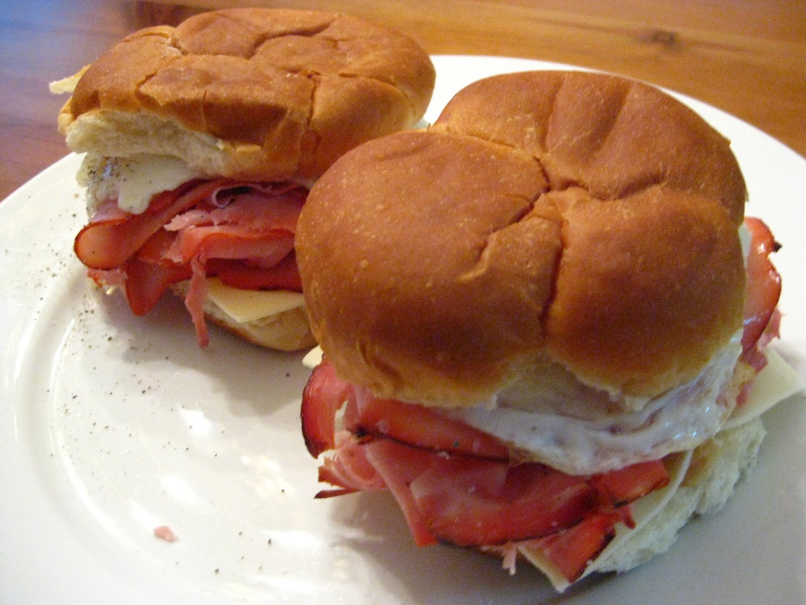 A Taste of Home Cooking: Ham and Egg Sandwiches