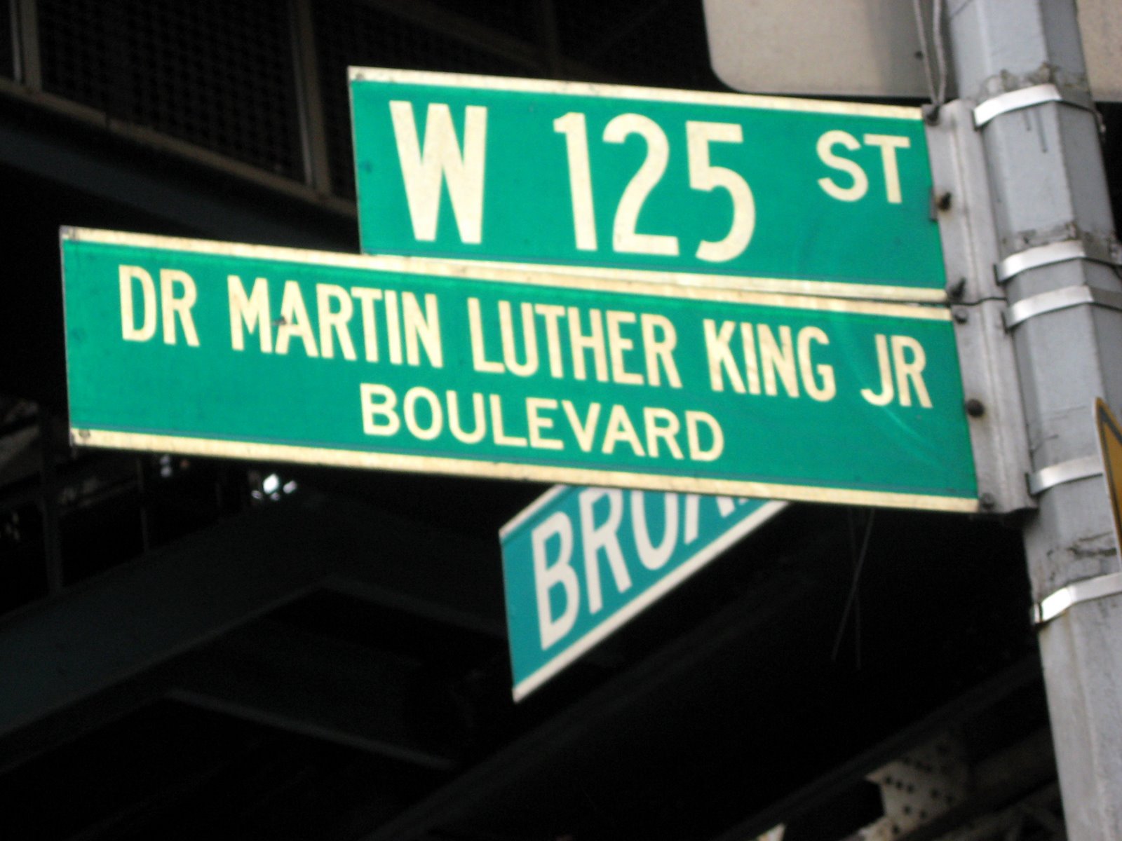 [martin_luther_king_125_street_2.jpg]