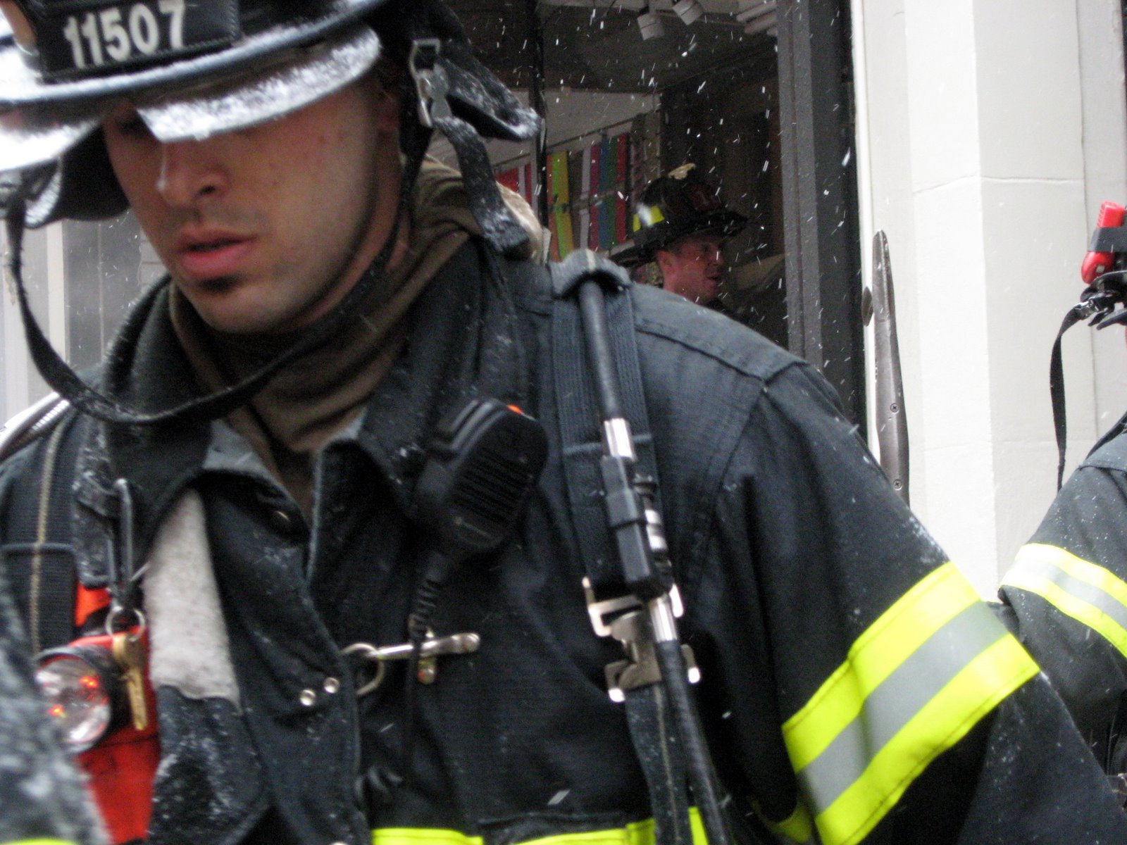 [fire_fighters_3.jpg]