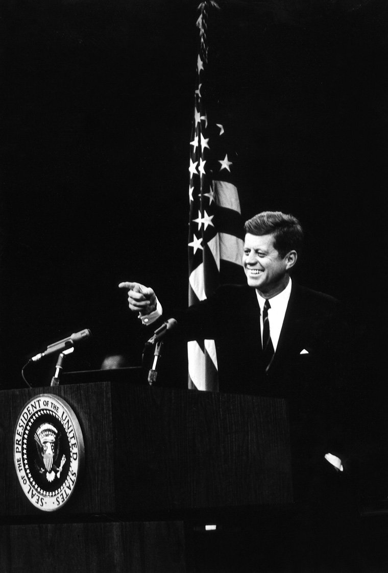 [kennedy_press_conference.jpg]