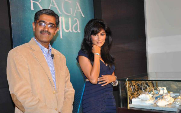 Photos - Chitrangada Singh wowes at Raga Aqua Launching big  show