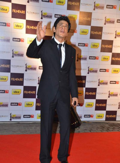 Shahrukh Khan in Italian Fit suit at Filmfare Nominations Party