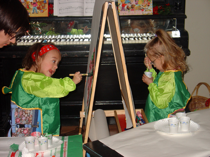 [2007.12.09LittleArtists2.jpg]