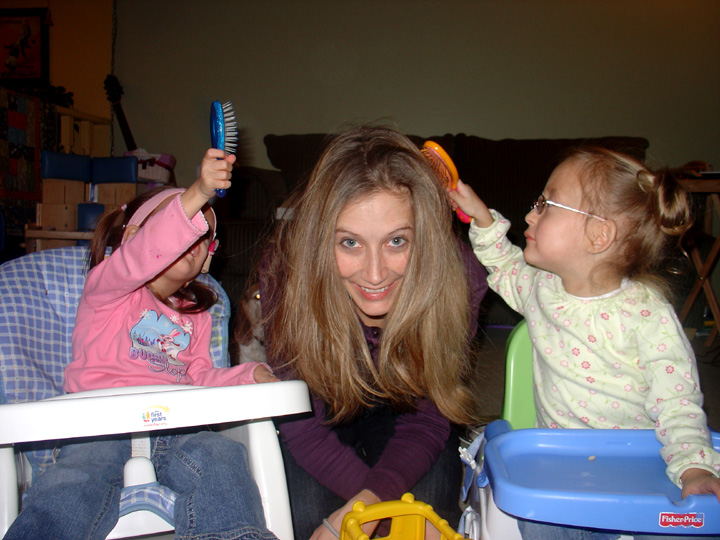 [2007.12.03BrushingHair.jpg]