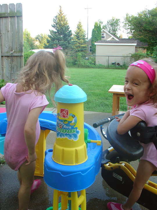 [2007.08.12Playing2.jpg]