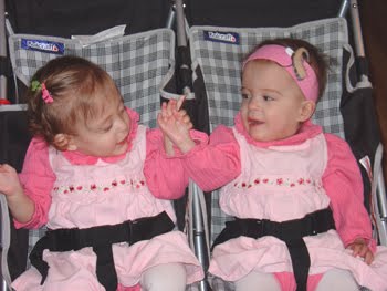 [2006.01.25HoldingHands.jpg]