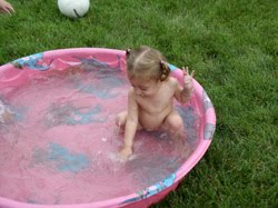 [2006.08.05HollandPool.jpg]