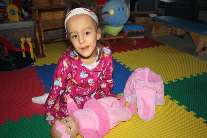 [2008.12.26EdenSittingBaby.jpg]