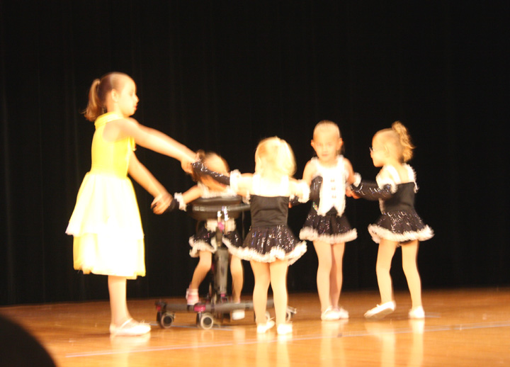 [2009.06.06Dance3.jpg]