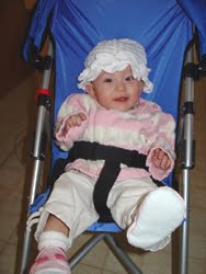 [2005.4.21HollandUmbrellaStroller.jpg]