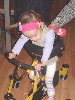 [2007.01.11EdenPonyWalker2.jpg]