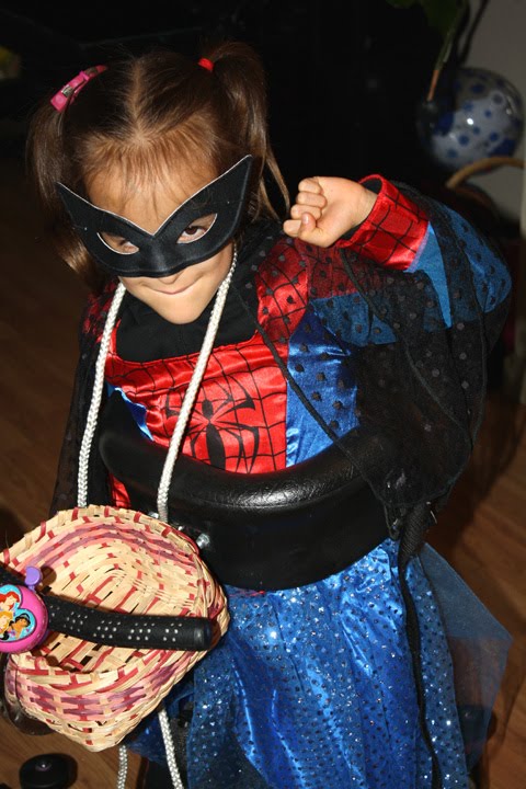 [2009.10.31SpiderGirl.jpg]