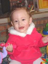 [2005.11.24HollySmile.jpg]