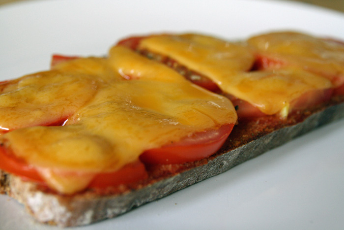 Tomaten Toast Mit Käse überbacken — Rezepte Suchen