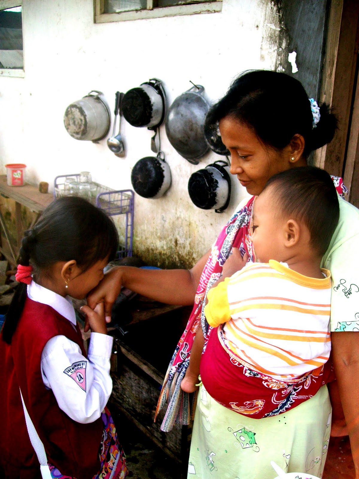 Rifki Bercerita: "Cium Tangan" Marakkan Pameran Foto Konjen AS