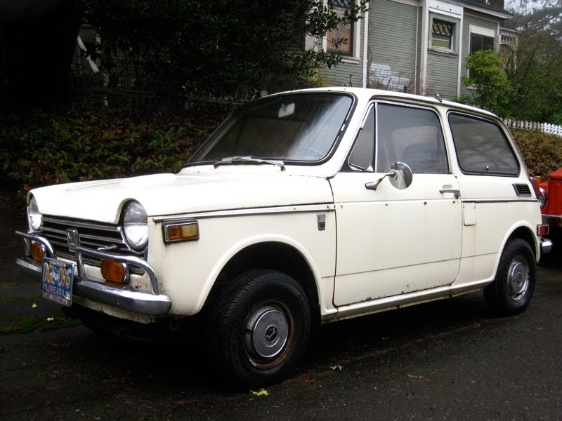 OLD PARKED CARS.: 1970 Honda N600.