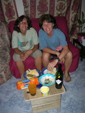 [Web+-+Real+cheese,+wine+and+crackers.jpg]