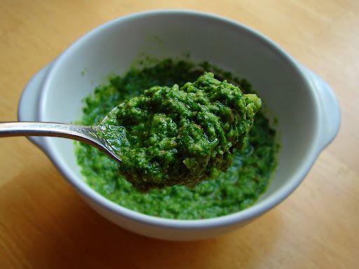  but real light-green video recipe for an almond arugula pesto Almond Arugula Pesto – About every bit Subtle every bit a Shovel to the Face