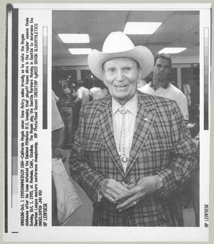 Thinks happen: Happy Birthday - Gene Autry