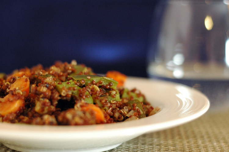 [red+quinoa+and+vegetables.jpg]
