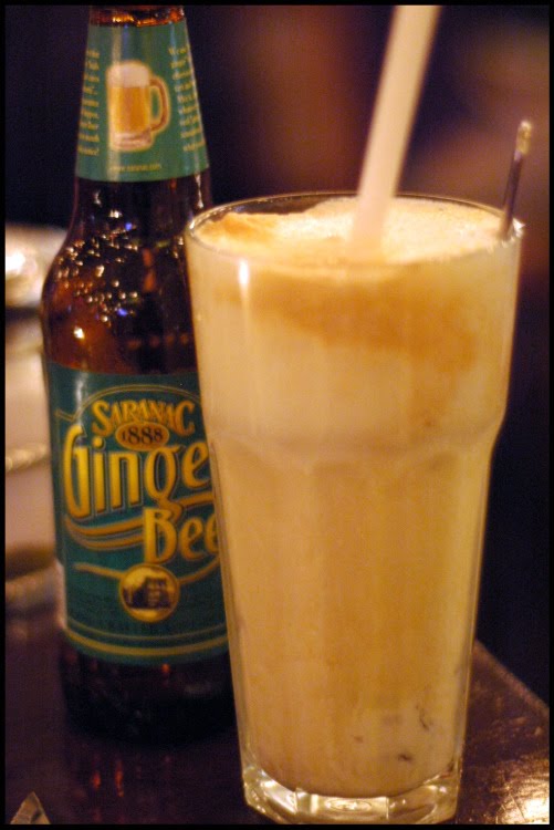 [dark+and+stormy+float.jpg]