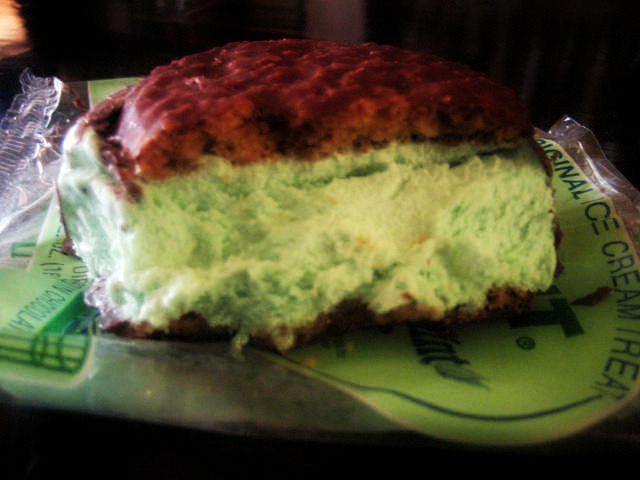 [ice+cream+sandwich.jpg]