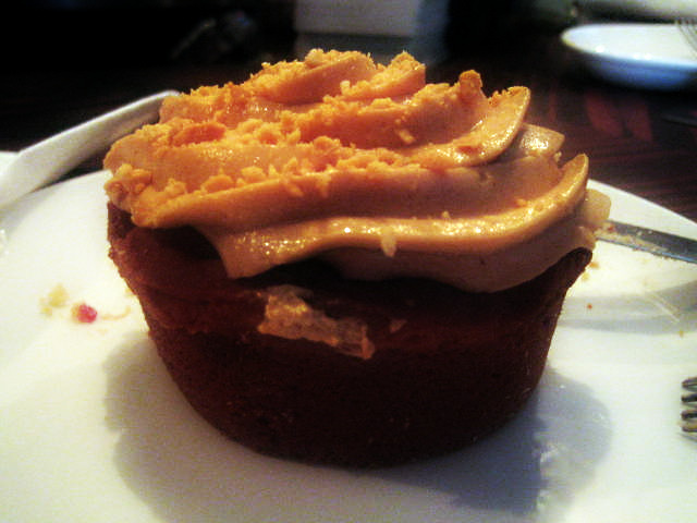 [gandgcupcake.jpg]