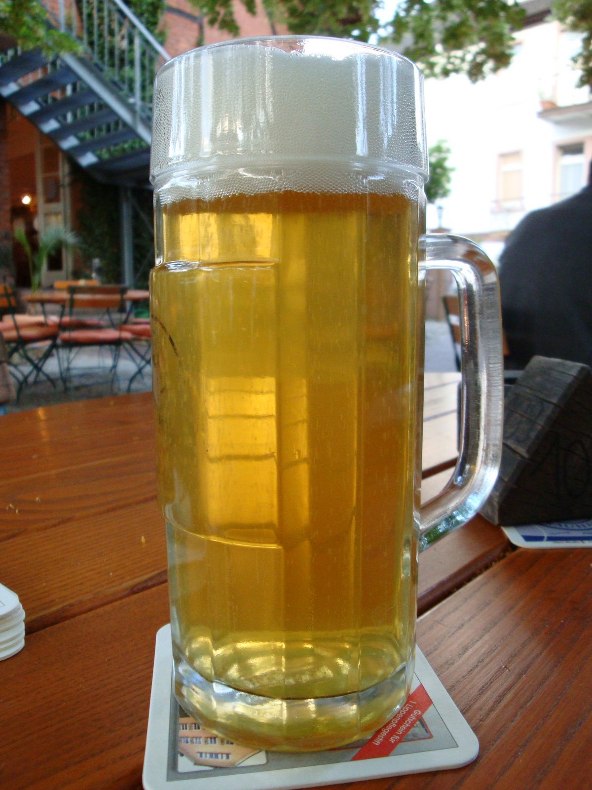[Mosbacher+Brauhaus+Hell.JPG]