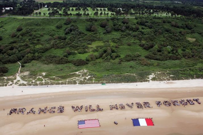 2500 people gather on Omaha Beach in Normandy to Form a “Human Chain” of gratitude