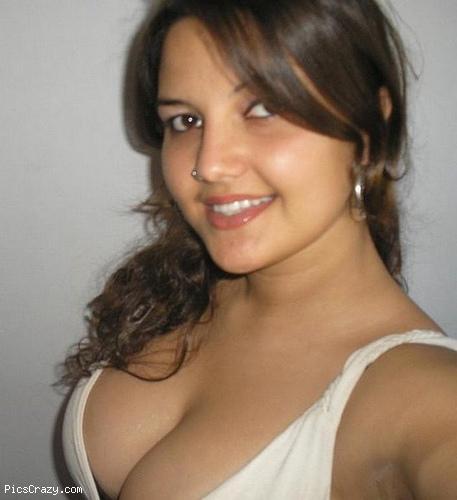 Hot Indian Girls Hot Cleavage