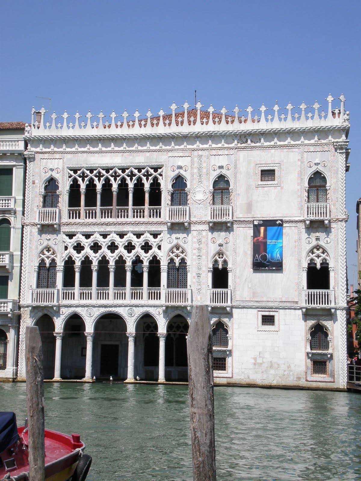 Venezia: Otto palazzi di stile gotico sul Canal Grande