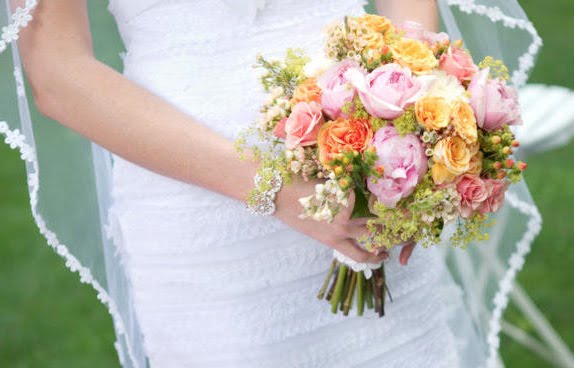 The bridal and bridesmaids bouquets
