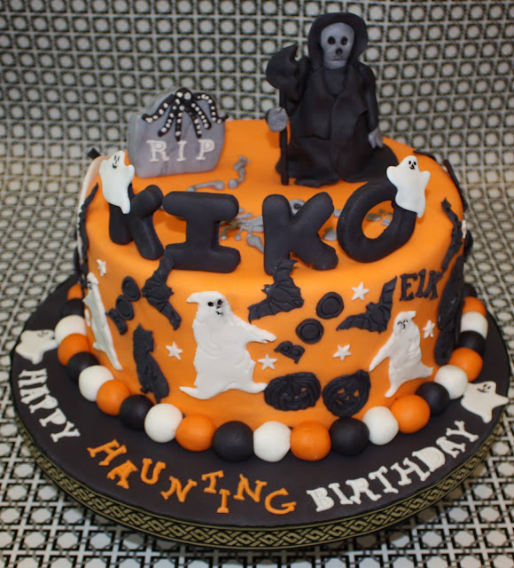 -: HALLOWEEN BIRTHDAY CAKE.