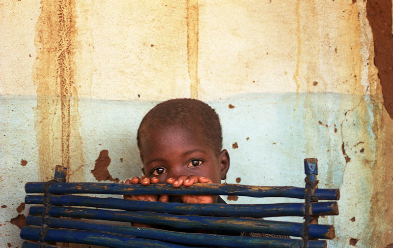 [Burkina-2006099-niño.jpg]