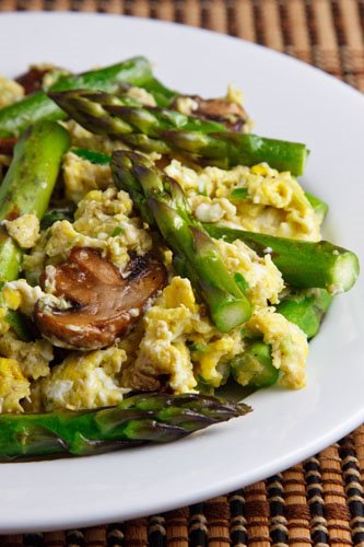Garlic Scape Pesto Scrambled Eggs with Asparagus and Mushrooms Garlic Scape Pesto Scrambled Eggs with Asparagus and Mushrooms