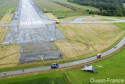 atterrissage+long+rafale+Lan+Bihou%C3%A9+Ouest+France.jpg